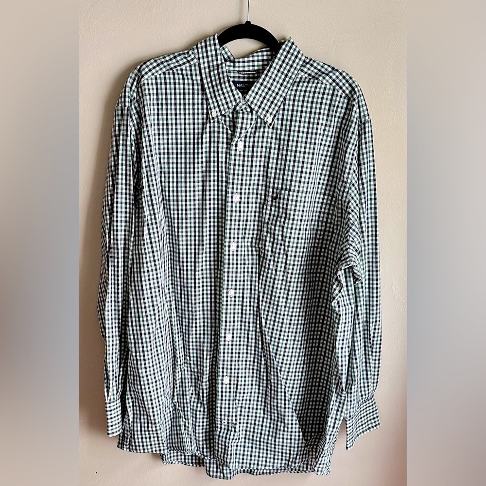 Nautica Men’s button up shirt